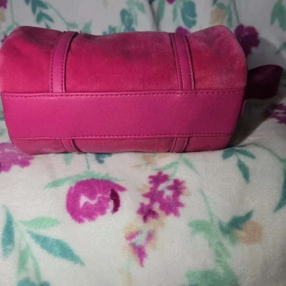 Juicy Couture Mini Barrel Bag Queen Of Everything Pink Terry Free Love Barbie E5 - Picture 6 of 11